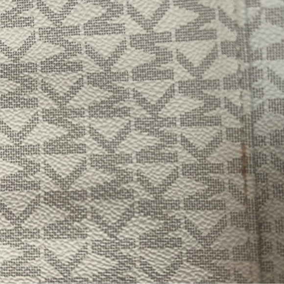 Michael Kors Jet Set Messenger Crossbody Bag - Picture 11 of 15